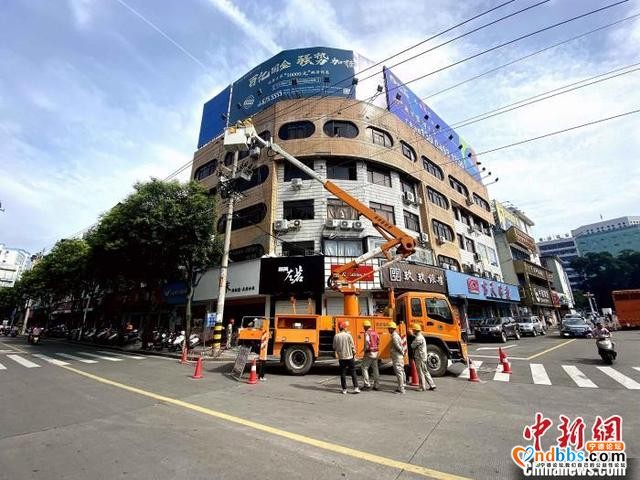 探访福建宁德高考点：疫情防控有序 爱心车辆送考-5.jpg
