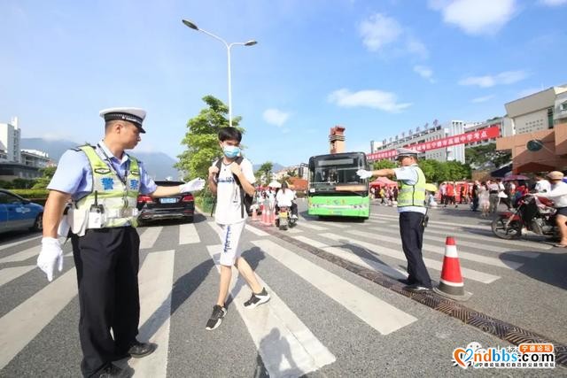 高考今日启幕，蕉城2835名追梦少年奔赴考场，加油！-14.jpg