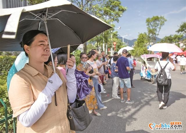 交警部门多举措服务高考-4.jpg