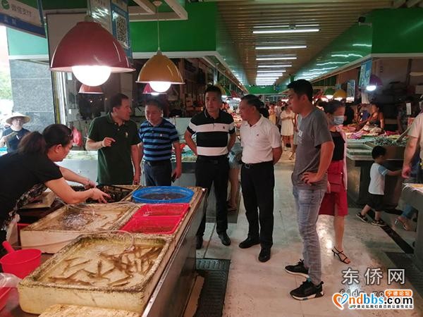 东侨：开发区领导暗访督查农贸市场环境整治工作-4.jpg