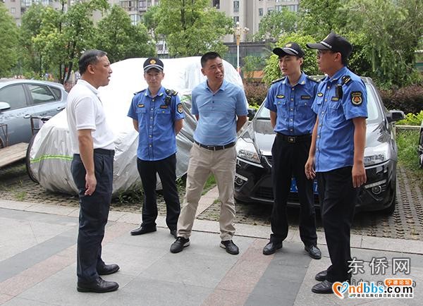 东侨：开发区领导暗访督查农贸市场环境整治工作-2.jpg