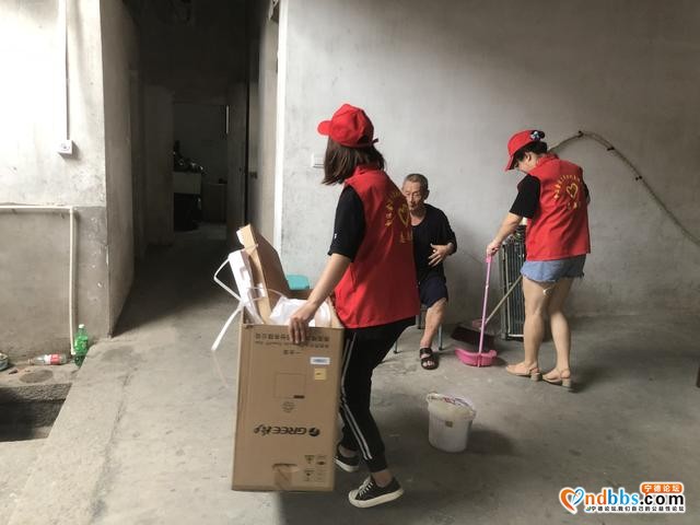 蕉城金涵：开展关爱孤寡老人志愿服务活动-2.jpg