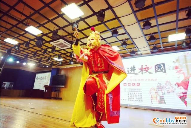 戏曲文化圈粉青少年，舞台上超亮眼-4.jpg
