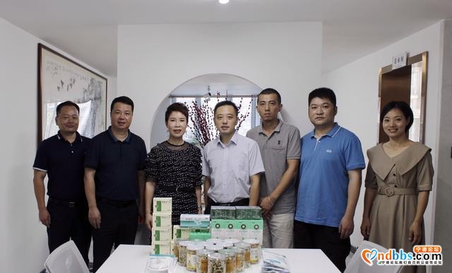 团市委、市青联慰问一线新闻工作者-1.jpg