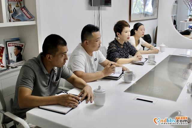 团市委、市青联慰问一线新闻工作者-4.jpg