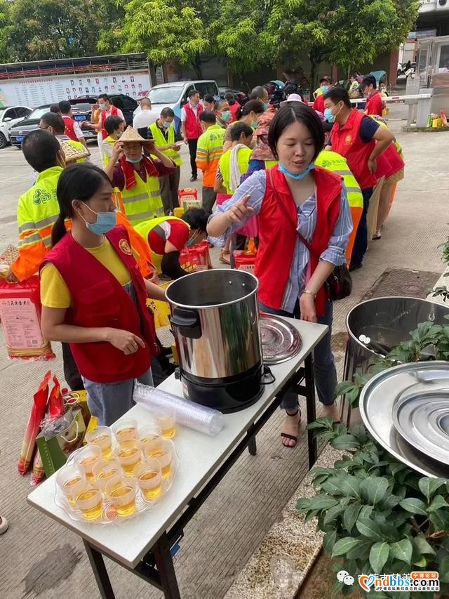 宁德：慰问环卫工人致敬“城市美容师”-10.jpg