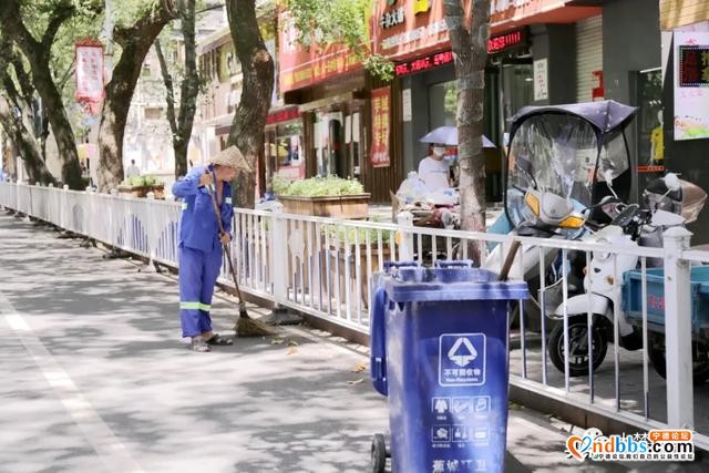 创城有你 | 38℃，他们头顶烈日奔波在“城市美容”的路上……-2.jpg
