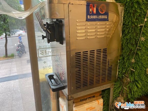 吧里有会修冰淇淋机的吗 打不出冰淇淋 是不是温度太高了-2.jpg