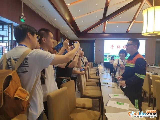 宁德：今天，央媒省媒名编名记们尝到了“南国最甜的葡萄”、穆阳“仙桃”，感受到青拓集团的酷炫科技……-5.jpg