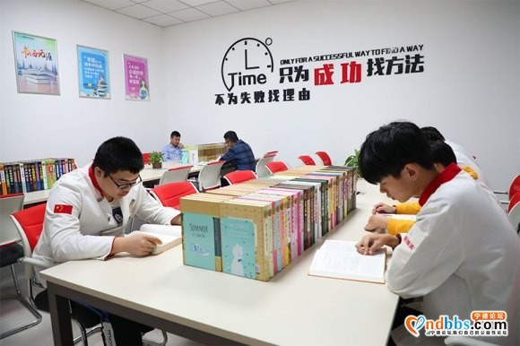 中考后 初中生们该怎么做好择校准备？-1.jpg