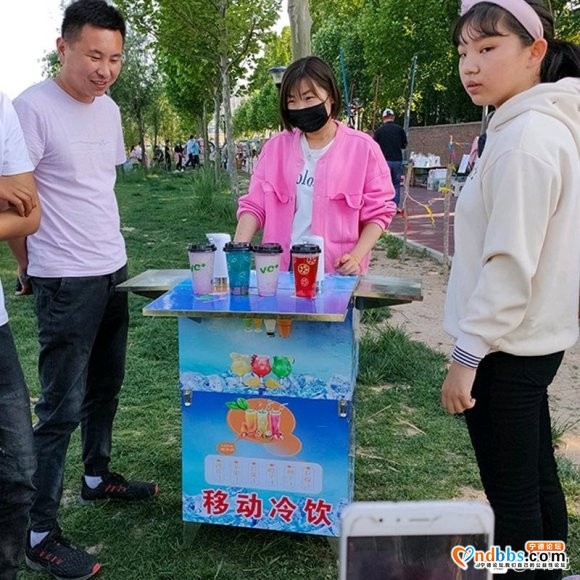 有没有打算摆摊的呀？一杯6块的利润，一天卖一百杯应该没问题，-6.jpg