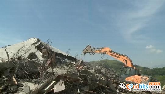 蕉城：严厉打击 铁腕整治！今天上午，漳湾镇拱屿村6栋违建物依法被拆除-6.jpg