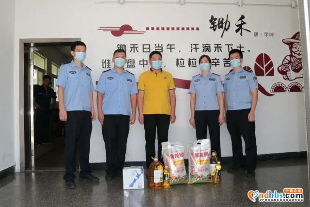 东侨：90后警务室：初心不改 铁血耀警营-8.jpg