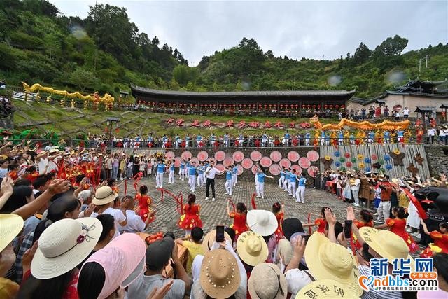 “心连心”慰问演出走进福建宁德-1.jpg