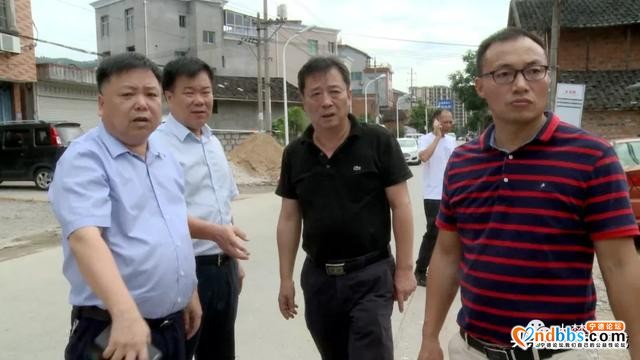 区领导对创城工作现场指导，看看都去了哪…-2.jpg