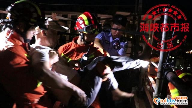 宁德一老人26层高楼欲轻生，后因害怕报警求救-1.jpg