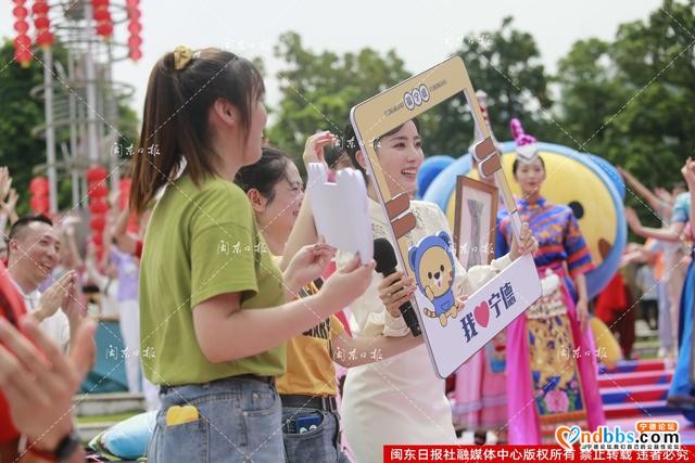 图讯丨“心连心”慰问演出走进宁德市区南岸公园-3.jpg