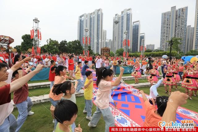 图讯丨“心连心”慰问演出走进宁德市区南岸公园-6.jpg