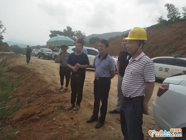 宁德市交通建设发展中心主任、市高指副总指挥李荣忠调研宁古高速公路A1标段安征迁工作-1.jpg