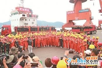 中央广播电视总台“心连心”宁德慰问演出走进位于福安湾坞的青拓集团-1.jpg