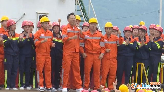 礼赞劳动者！刘烨、张蕾、陈立农齐聚福安青拓放声高歌-1.jpg