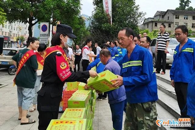 「一周警事」匕首操演练、反诈宣传……蕉城巡特警女子中队“拍了拍”你-11.jpg