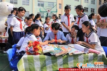 “心连心”慰问演出走进宁德 鞠萍姐姐、易烊千玺来到福安-2.jpg
