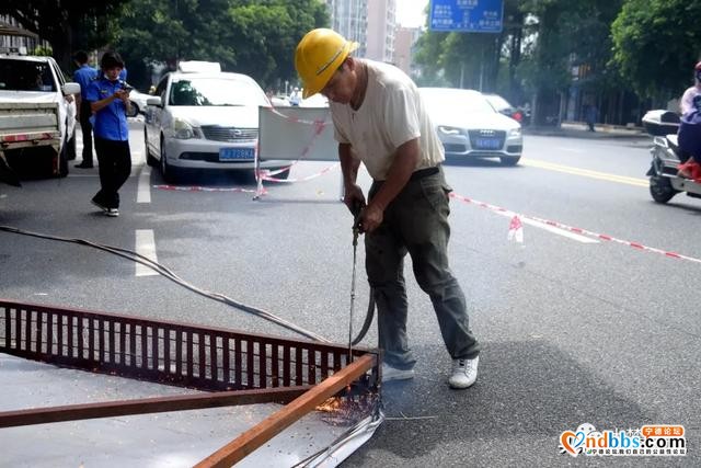 违规广告牌集体“下岗”中，让群众安心又舒心~-2.jpg