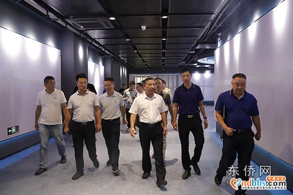 开发区领导调研智慧社区建设工作-2.jpg