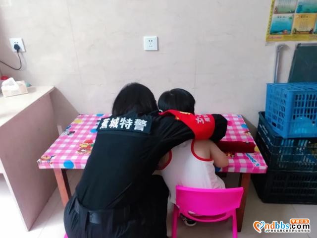 情系福利院，警心暖童心-9.jpg