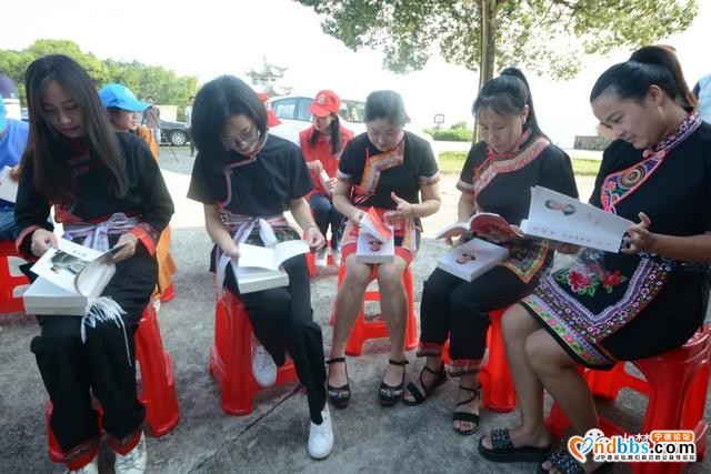 “轻骑兵”入金涵！《习近平谈治国理政》第三卷、《民法典》宣讲来啦-1.jpg