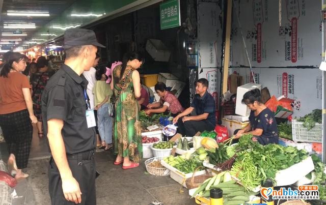 决战决胜脱贫攻坚 | 精准扶贫+规范管理，东侨两大农贸市场自产自销点初显成效?-3.jpg