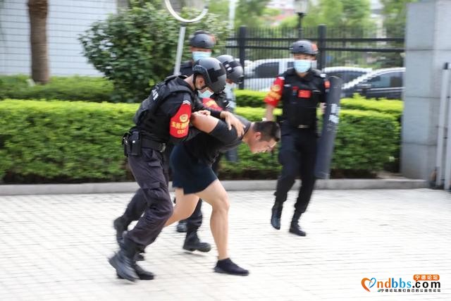 东侨巡特警联合宁德市联通公司开展反恐应急处置演练-1.jpg