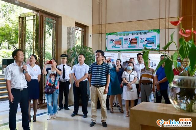 「创城进行时」精细化管理的小区长啥样？跟着东侨现场观摩及表彰活动瞧一瞧-2.jpg