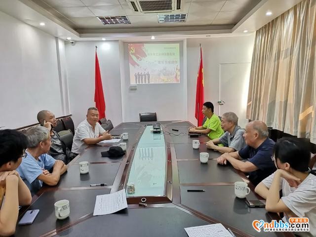福安市工信局机关党委召开“退役不褪色 建功新时代”八一建军节座谈会-1.jpg