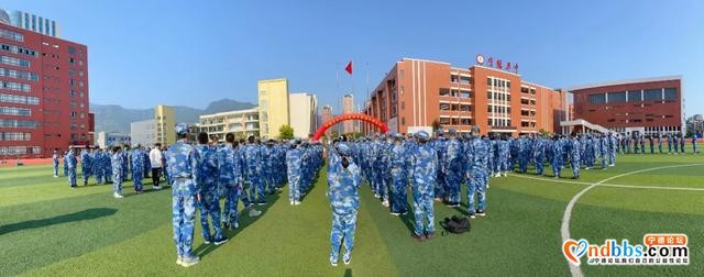 宁德五中：学军人之风采，强自身之素质-1.jpg