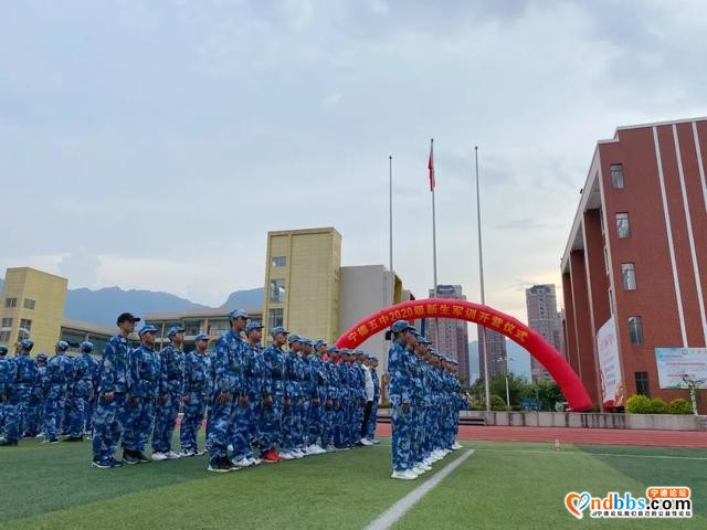 宁德五中：学军人之风采，强自身之素质-4.jpg