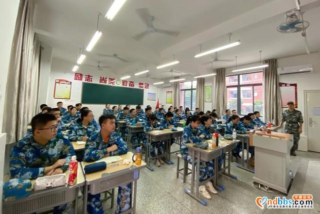 宁德五中：学军人之风采，强自身之素质-5.jpg