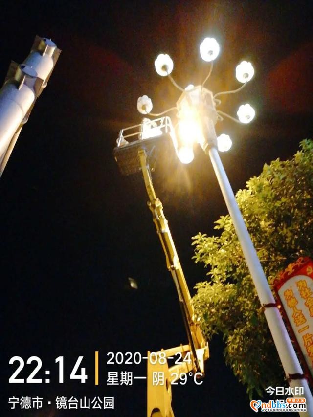 市政篇 | 路灯明 道路清 城市管理暖人心-1.jpg