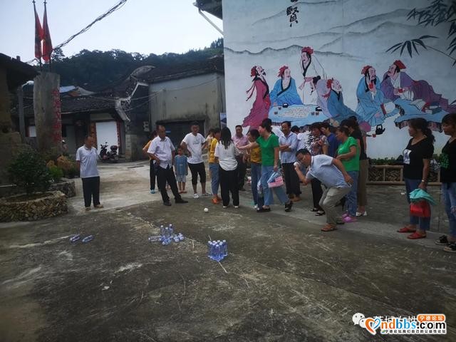 蕉城区洋中镇妇联开展“满头银丝童真在”趣味运动会-3.jpg