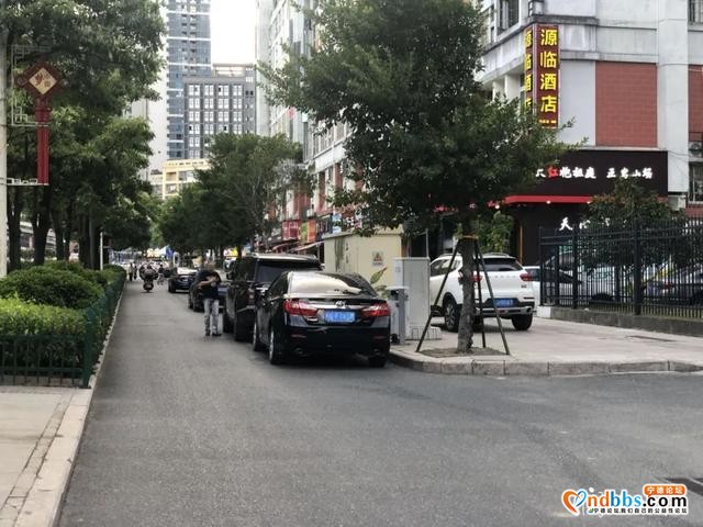 宁德新闻黑榜丨无视禁停警示 小车乱停乱放-6.jpg
