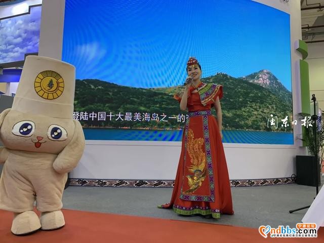 第十六届海峡旅游博览会今日开幕！宁德馆吸引游客驻足观看-3.jpg