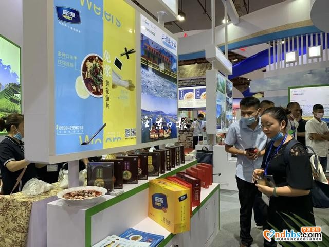 第十六届海峡旅游博览会今日开幕！宁德馆吸引游客驻足观看-5.jpg