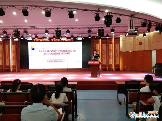 宁德疾控中心联合东侨社区卫生服务中心开展常态化疫情防控下结核病宣传活动-2.jpg