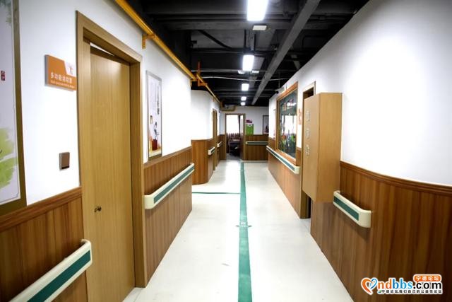 东侨湖滨社区：日间照料中心成为社区老人的第二个家-5.jpg