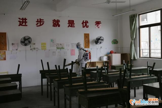 不忘初心，牢记使命！--- 宁德蓝天救援队为蕉城实小进行公益消杀-7.jpg