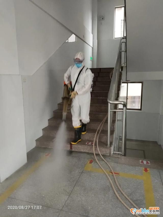 不忘初心，牢记使命！--- 宁德蓝天救援队为蕉城实小进行公益消杀-6.jpg