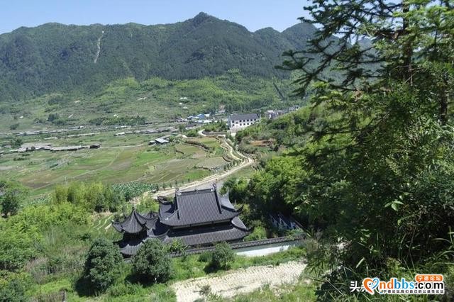 福建宁德市有一个县，拥有2条高速和2条铁路，县城建在湖泊边-1.jpg
