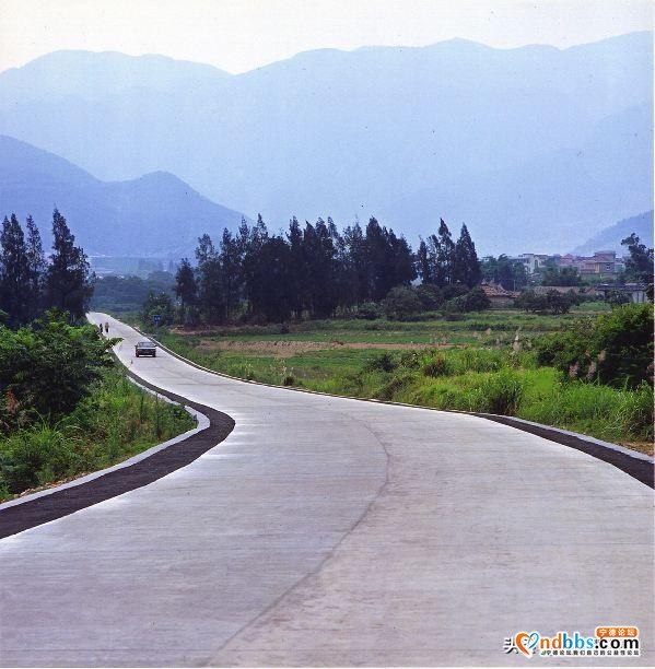 福建宁德市有一个县，拥有2条高速和2条铁路，县城建在湖泊边-7.jpg