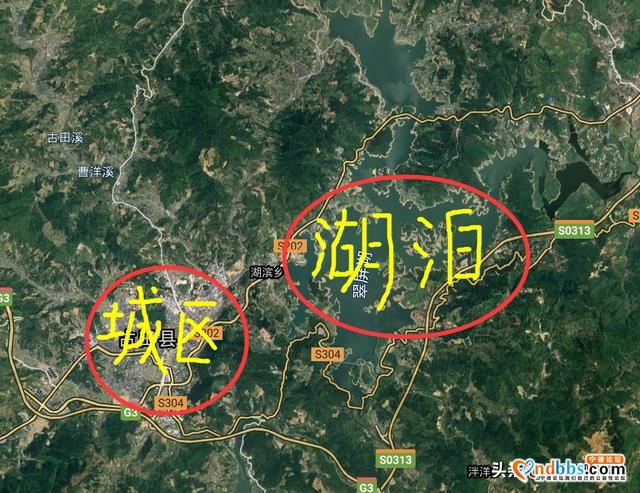 福建宁德市有一个县，拥有2条高速和2条铁路，县城建在湖泊边-4.jpg